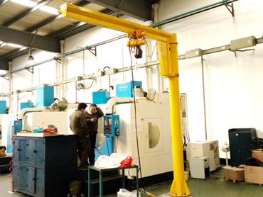 360-stopinjski vrtljivi žerjav Cantilever