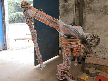 Manipulator, ki ga je naročil kupec v Vietnamu, je pripravljen za dostavo